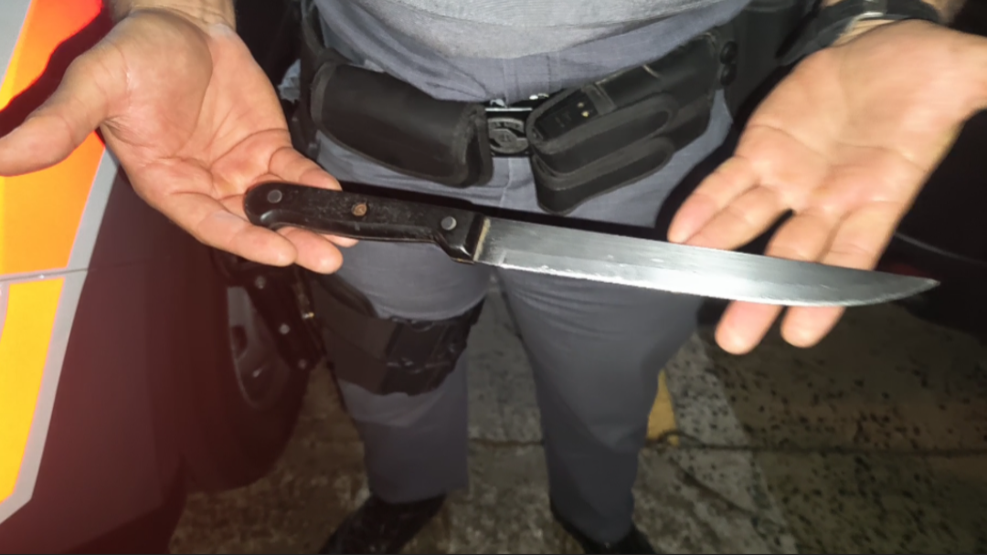 Adolescentes assaltam motorista de aplicativo e são apreendidos pela PM