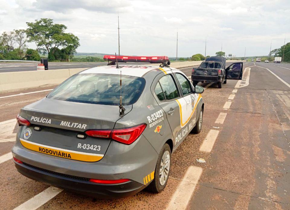 Polícia Rodoviária prende homem que dirigia veículo com placa adulterada