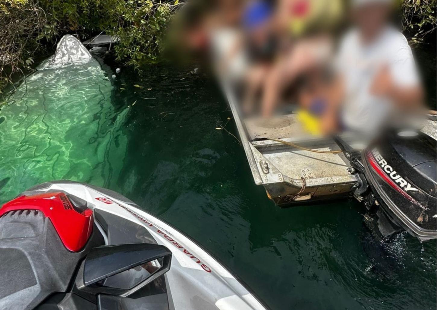 Lancha naufraga e deixa duas pessoas feridas no Rio Grande em Rifaina