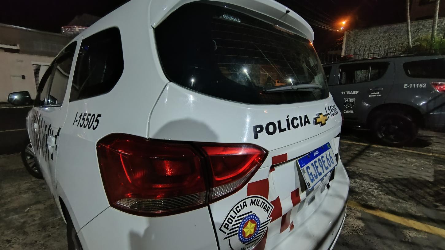 PM captura mulher por associação criminosa e homem por porte de arma