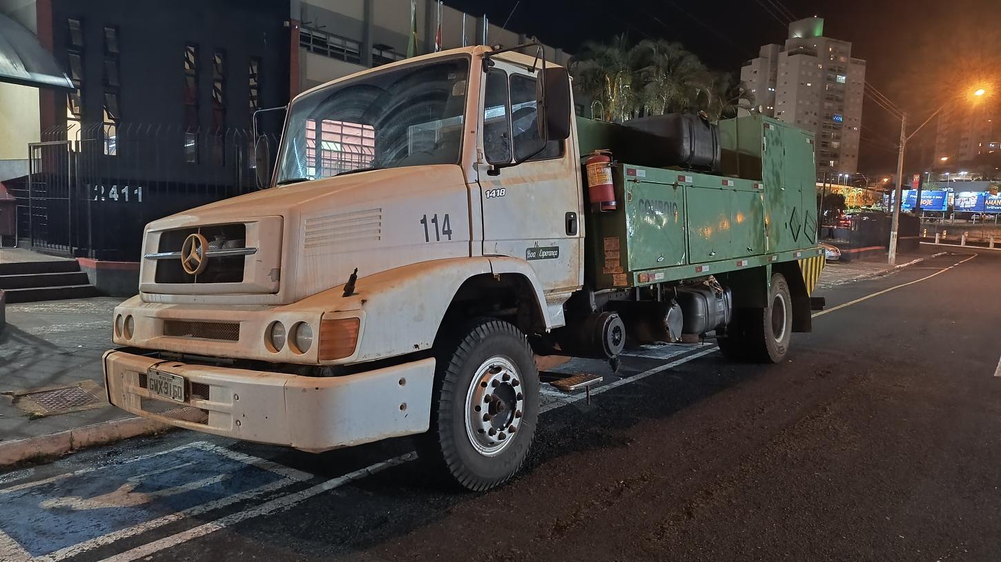 Homem é preso pela Polícia Militar com caminhão furtado no Jardim Paulistano