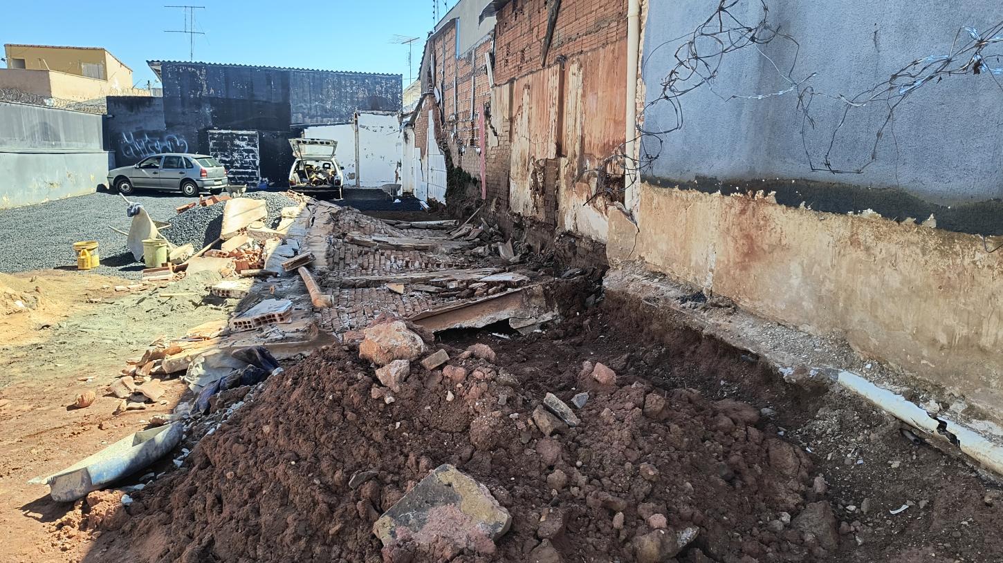 Pedreiro ferido em desabamento de muro morre na Santa Casa de Franca