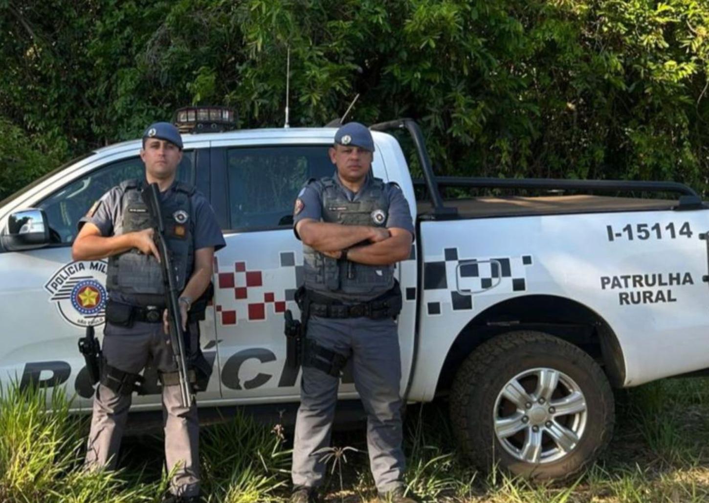 Policiais da Patrulha Rural recuperam dois tratores furtados