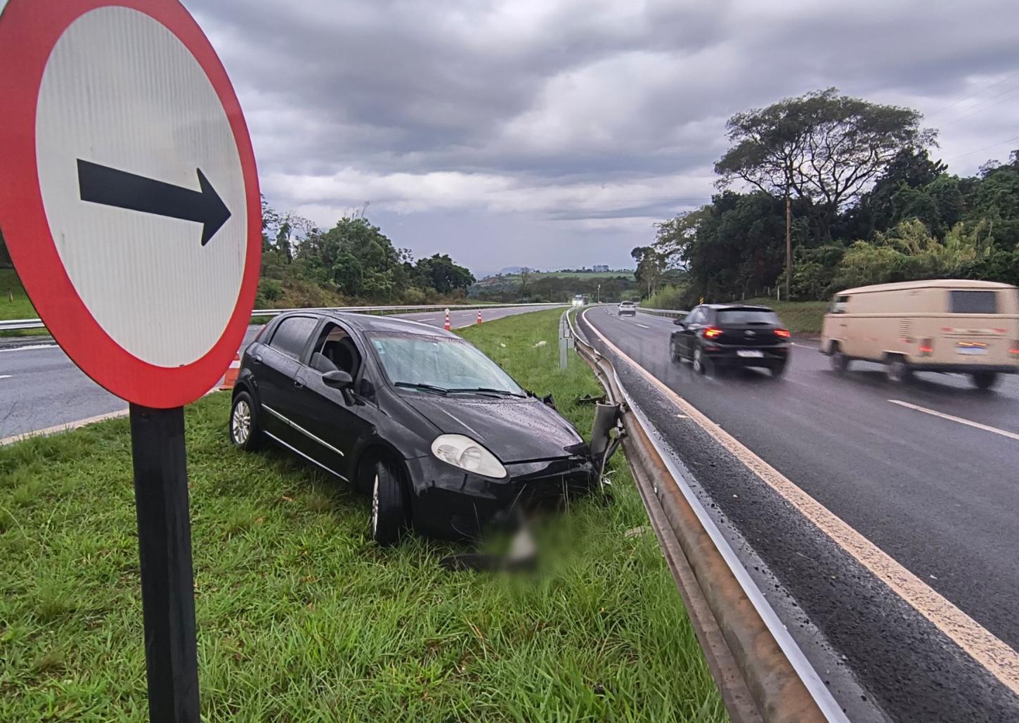 Três pessoas são socorridas após acidente na rodovia Ronan Rocha