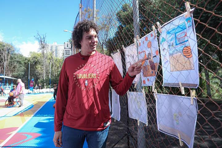 Anderson Varejão participa de evento gratuito dos Cavs em Franca