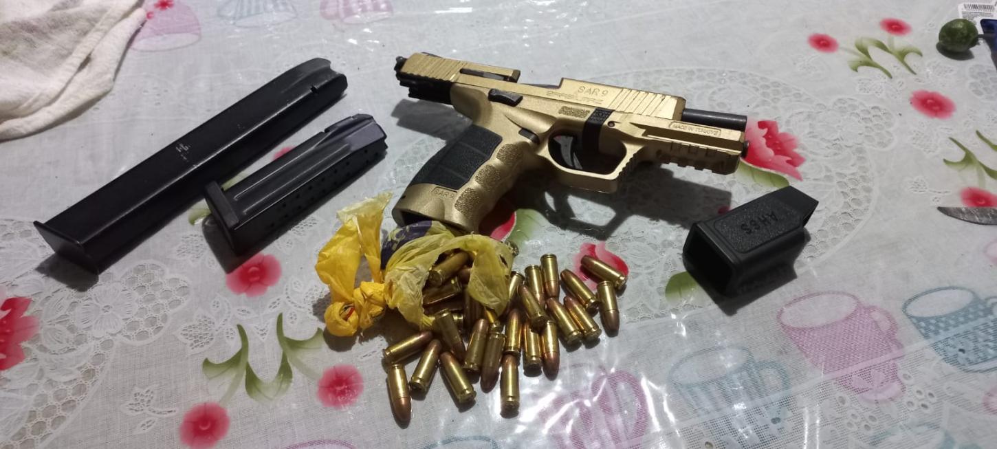 Dise encontra pistola turca durante mandado de busca no Leporace