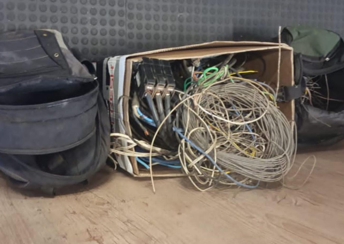 Dupla é detida após furto de fios de energia elétrica, mas acaba liberada