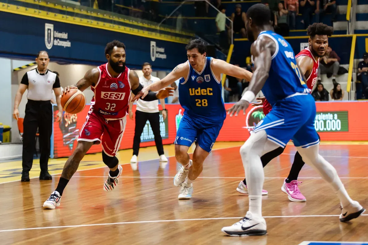 Franca vence o Universidad e conquista primeira vitória na BCLA