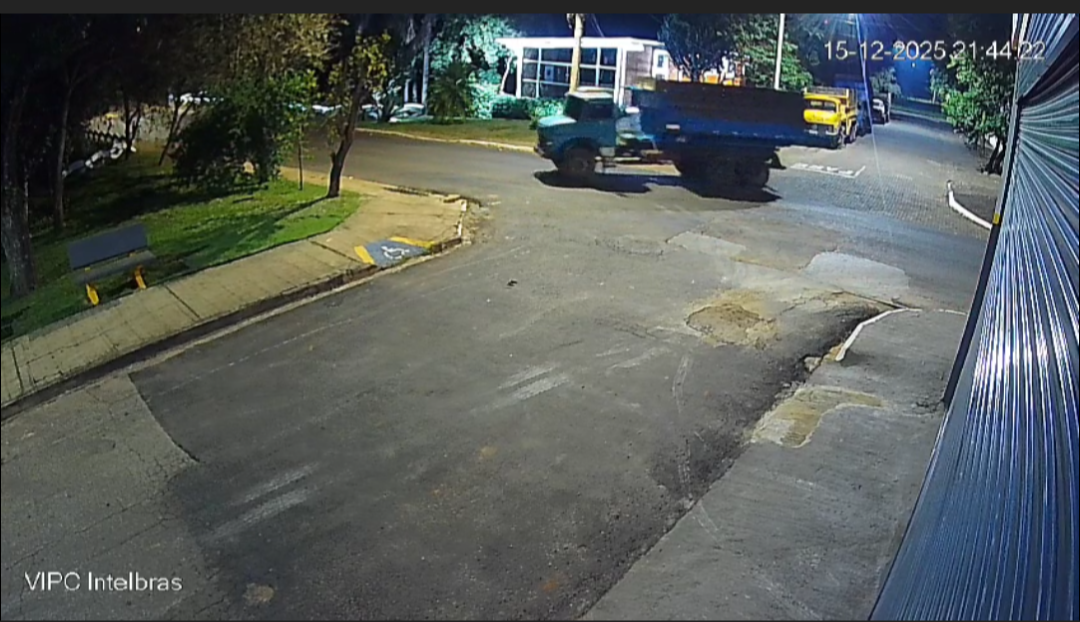 Caminhão furtado em Minas Gerais é recuperado pela PM em Franca