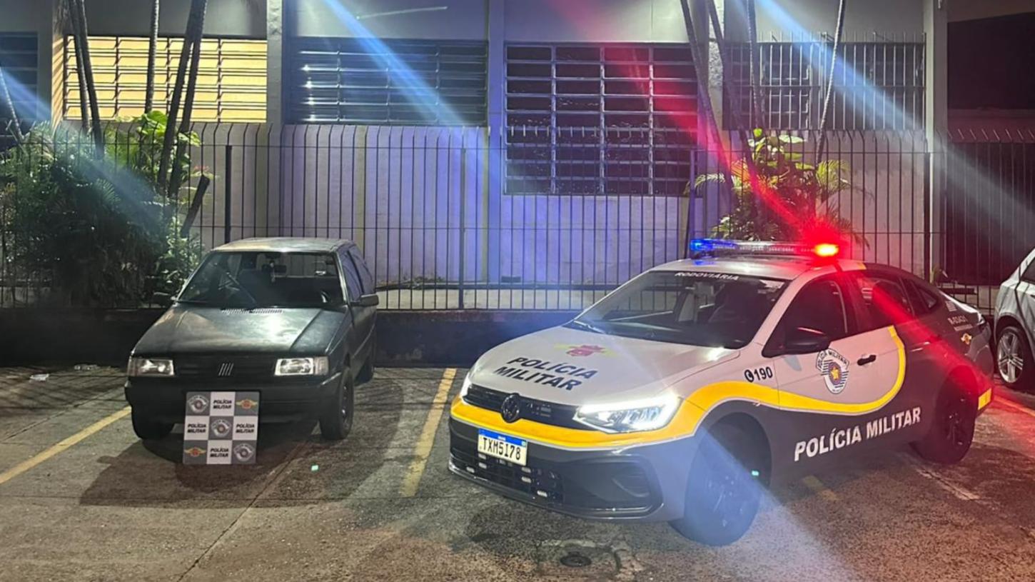 PM Rodoviária prende dupla e recupera veículo furtado em Franca