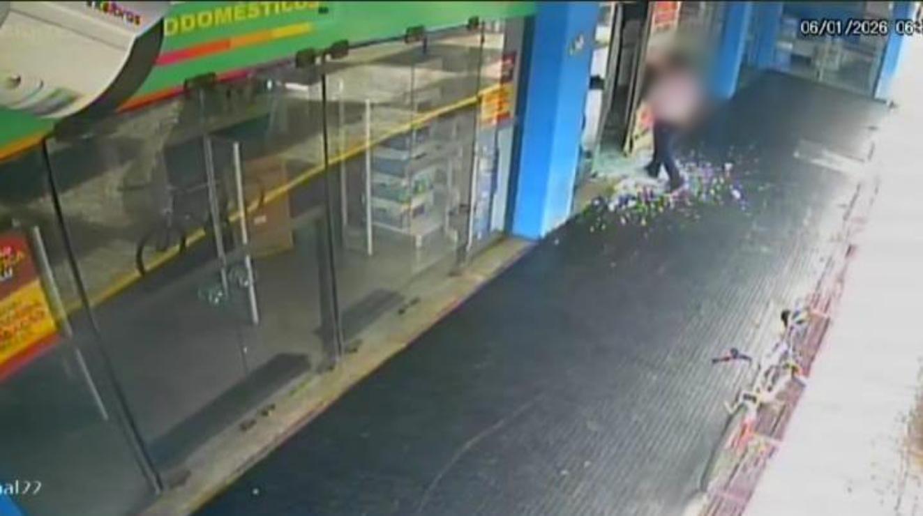 Ladrão quebra vidro de loja e furta iPhones no Centro de Franca