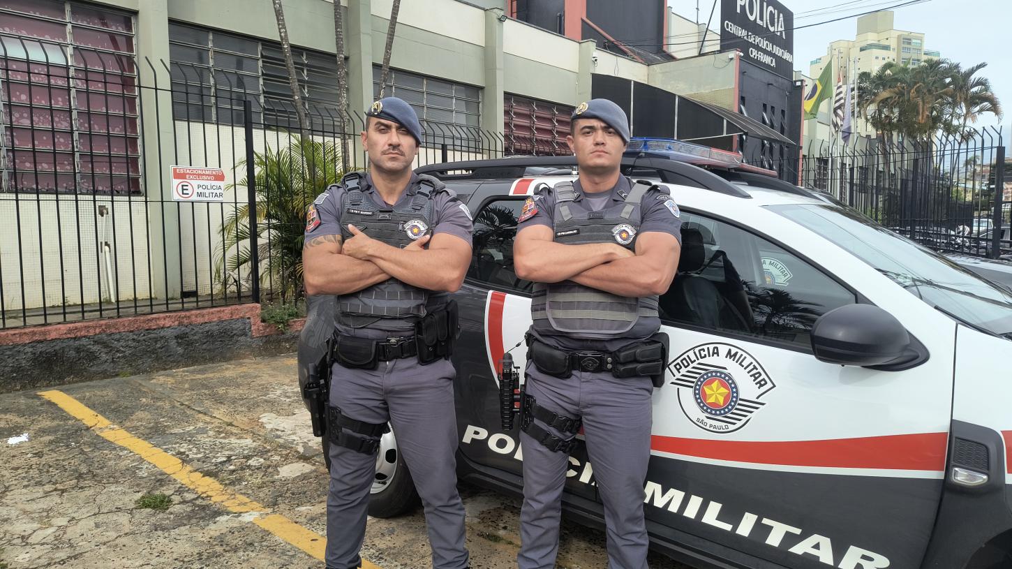 Policiais evitam furto de veículo e recuperam moto furtada