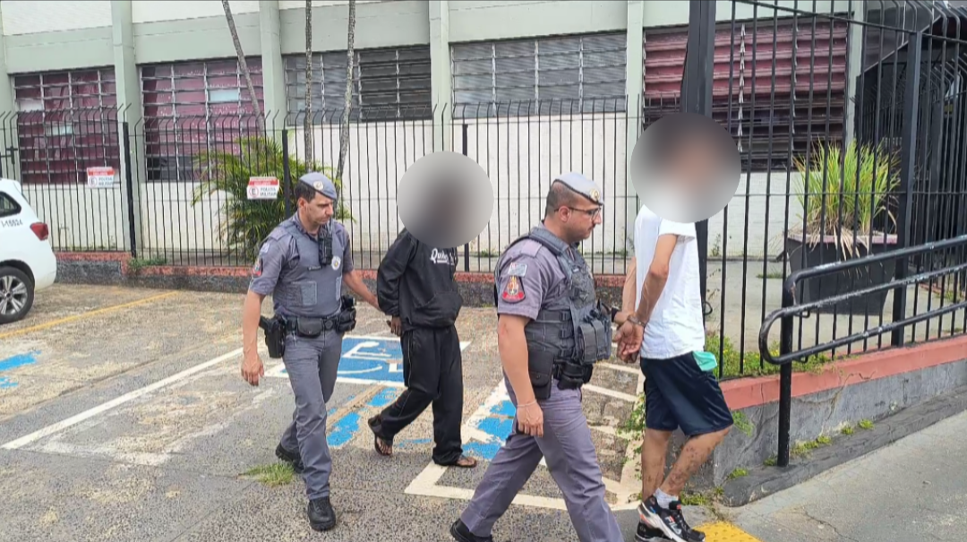 Dois são presos pela PM com crack em mata no Jardim Luiza