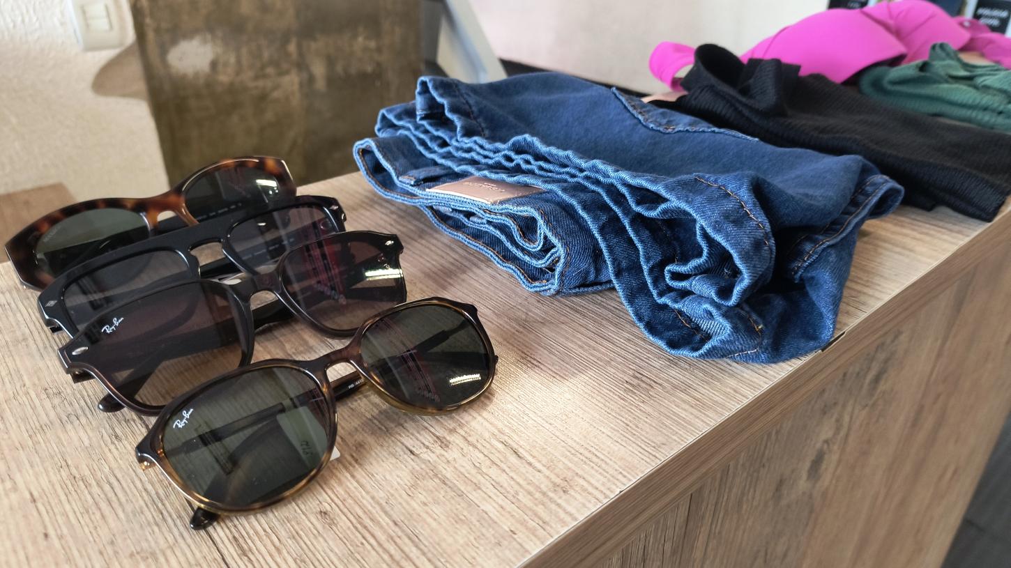 Mulher e comparsa são presos pela PM após arrastão em lojas