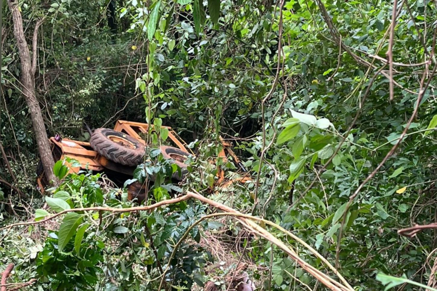 Patrola cai de barranco e funcionário da Prefeitura de Franca fica ferido