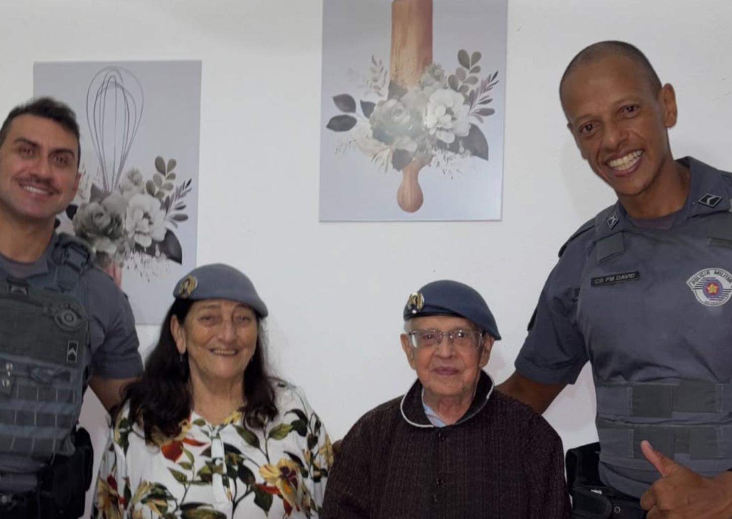 Policiais militares levam alegria a lar de idosas no bairro São José