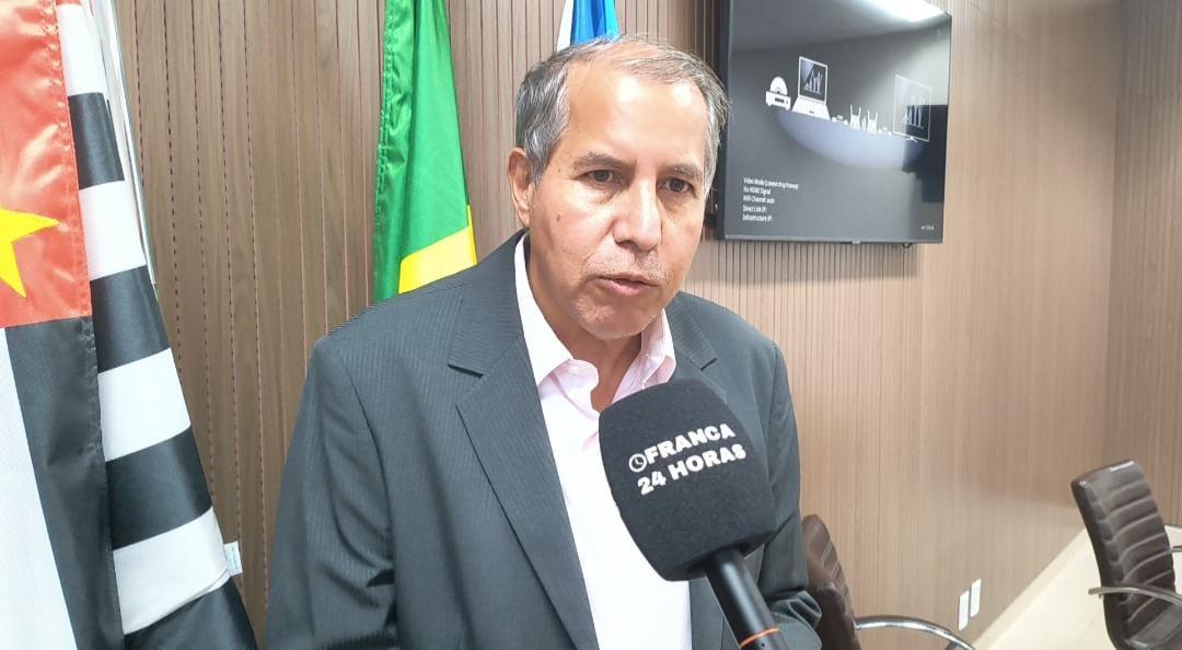 Câmara aprova lei de denúncia ambiental e adia votação sobre oxigênio portátil