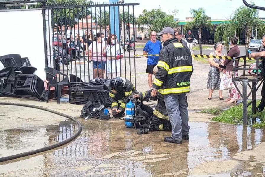 Choperia pega fogo e mobiliza equipes do Corpo de Bombeiros em Franca