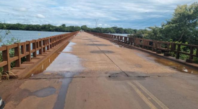 DER-MG decreta interdição total de ponte sobre o Rio Grande