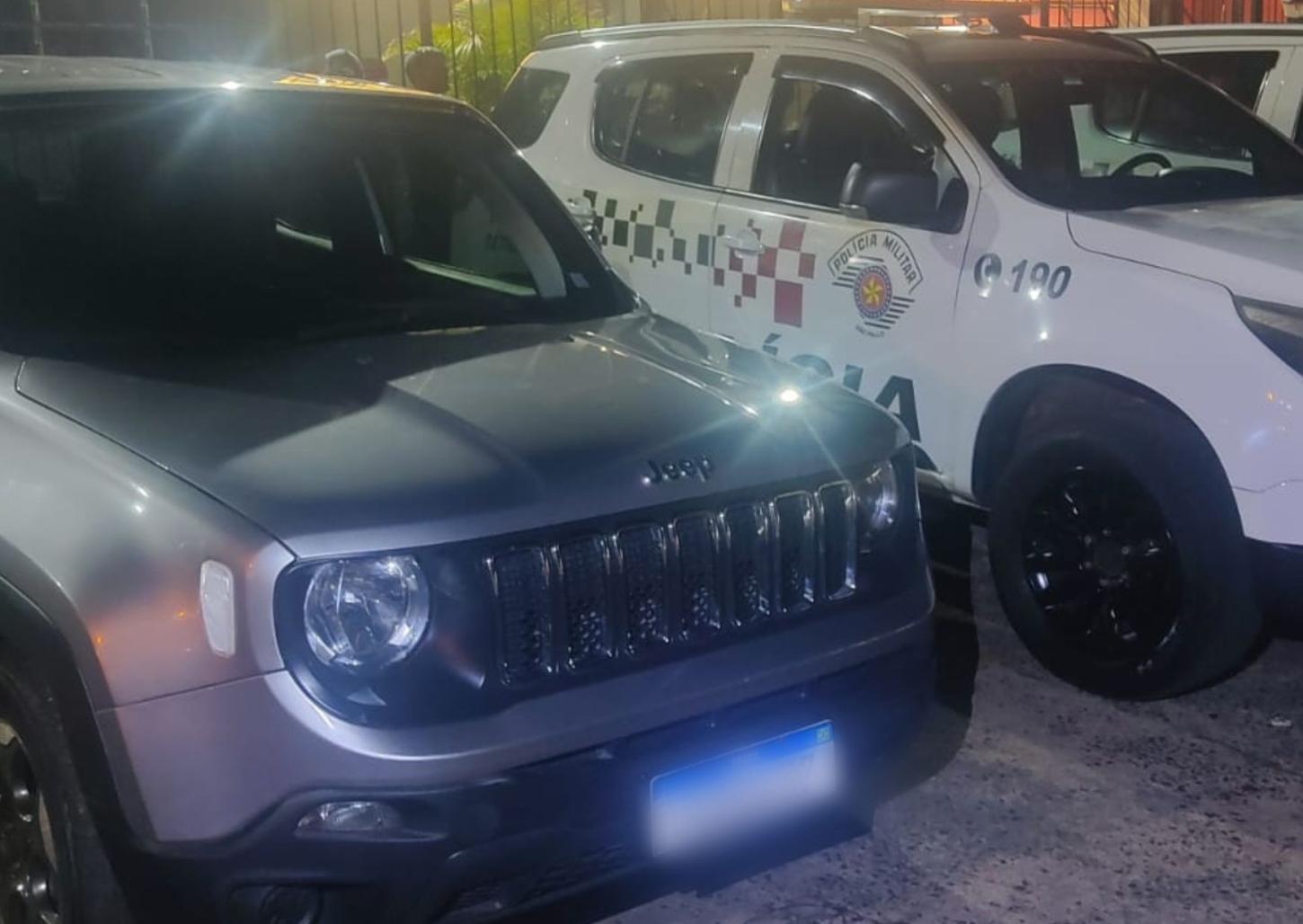 Força Tática prende quatro com veículo roubado em Franca