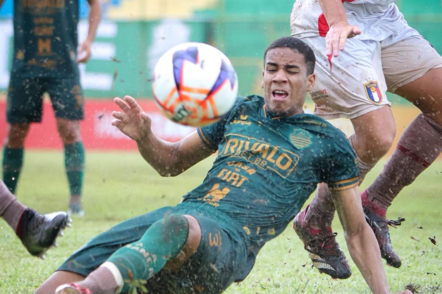 Francana goleia o União Suzano e entra na zona de classificação