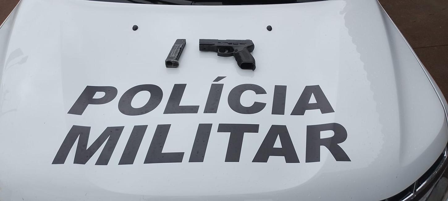Homem tenta fugir da PM e é detido com arma falsa em São José da Bela Vista