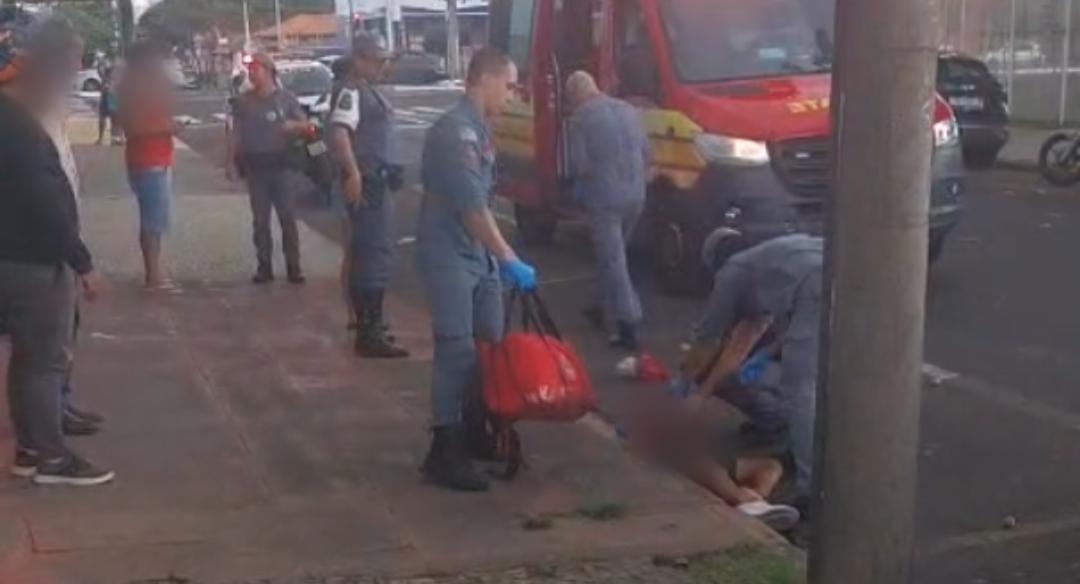 Idosa fica gravemente ferida após ser atropelada por motocicleta