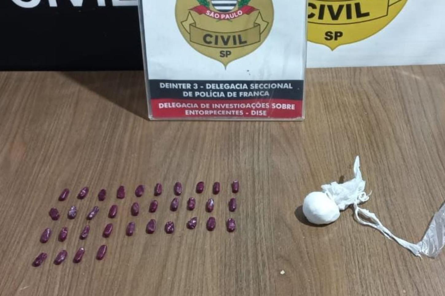 Homem de 21 anos é preso por tráfico de drogas no Jardim Redentor