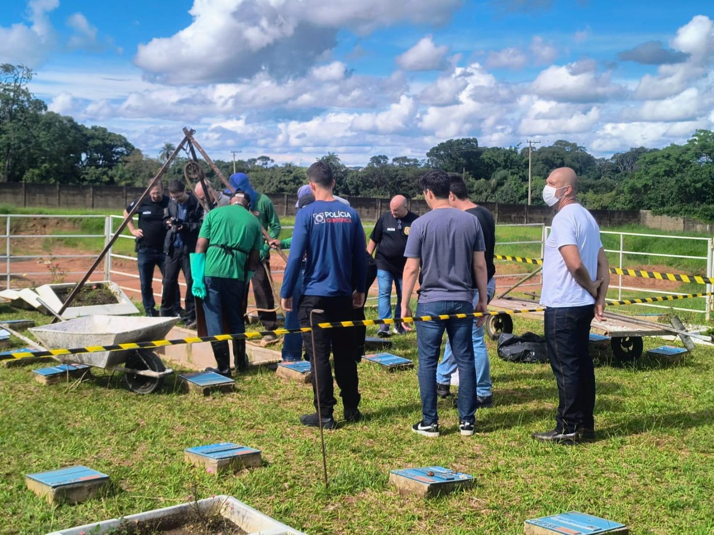 Corpo de educadora é exumado; laudo será divulgado nos próximos dias