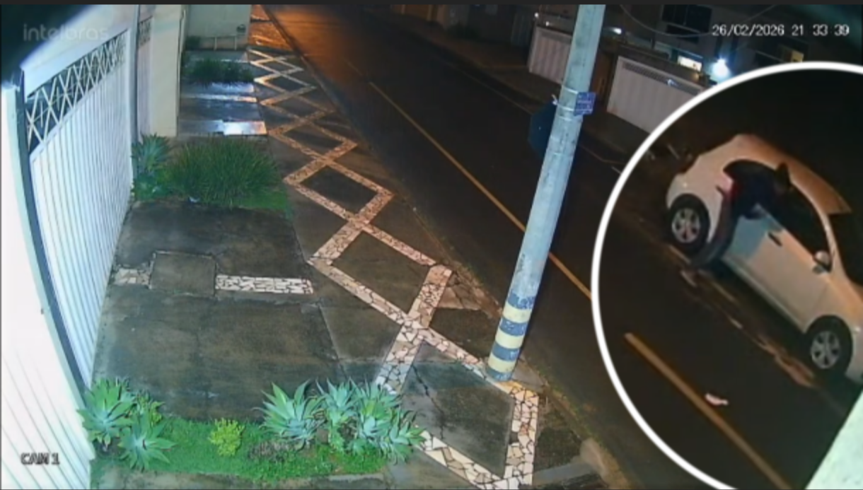 Ladrão quebra vidro de carro e furta bolsa no Jardim Barão