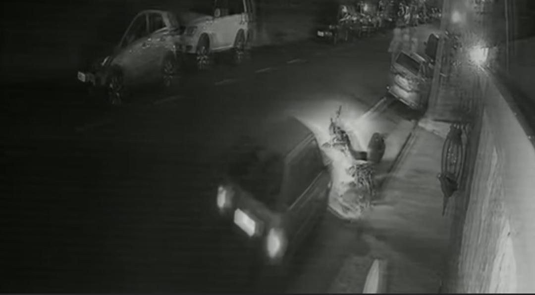 Homem procura motorista que passou em cima de moto no São Joaquim