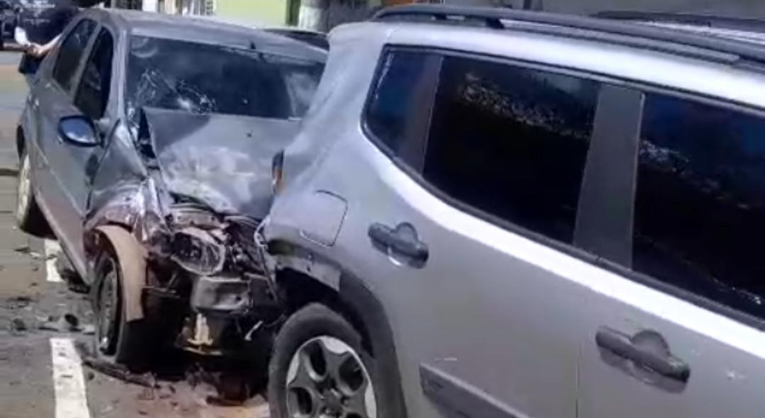 Colisão entre veículos deixa motorista ferido no Cidade Nova