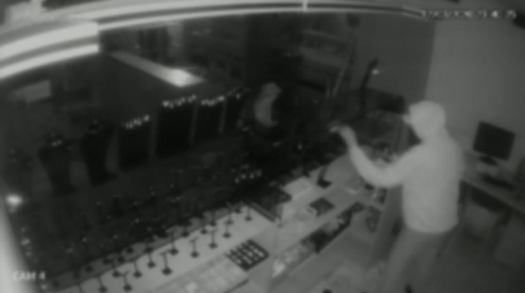 Criminosos furtam mais de R$ 50 mil em joias no Centro de Franca