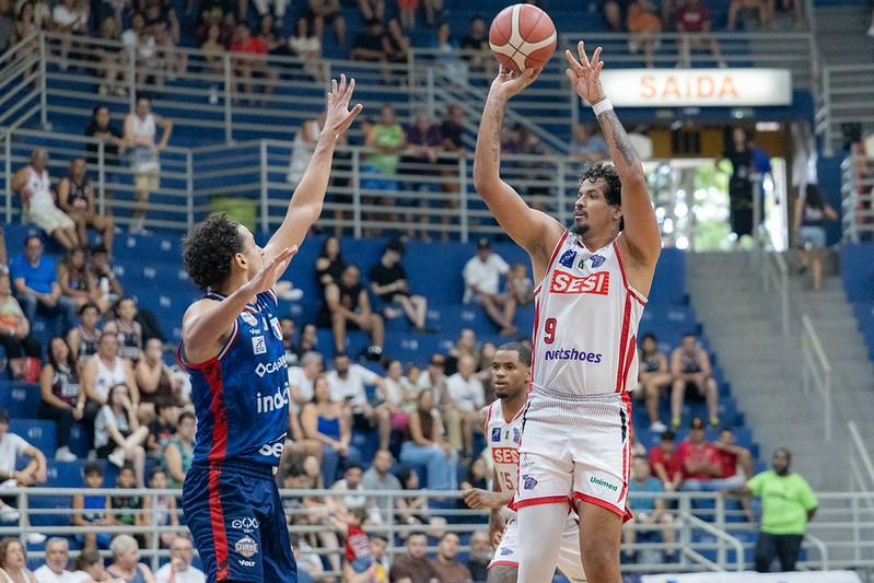 Franca domina partida e vence o Fortaleza no Pedrocão pelo NBB