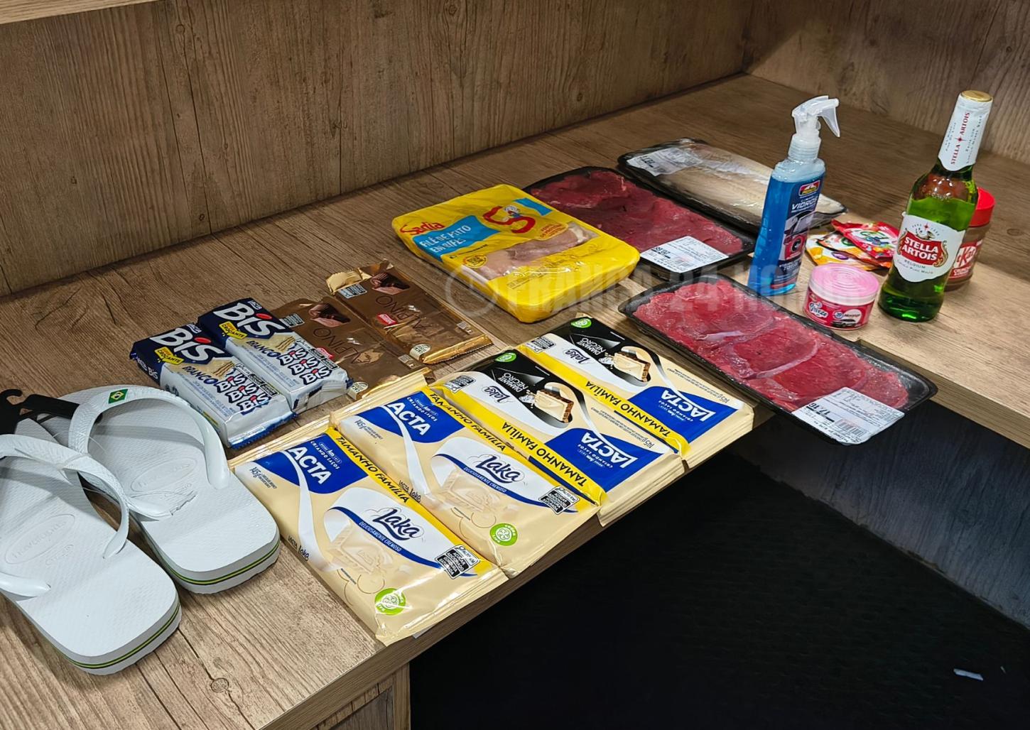 Funcionário de supermercado furta produtos no trabalho e é preso