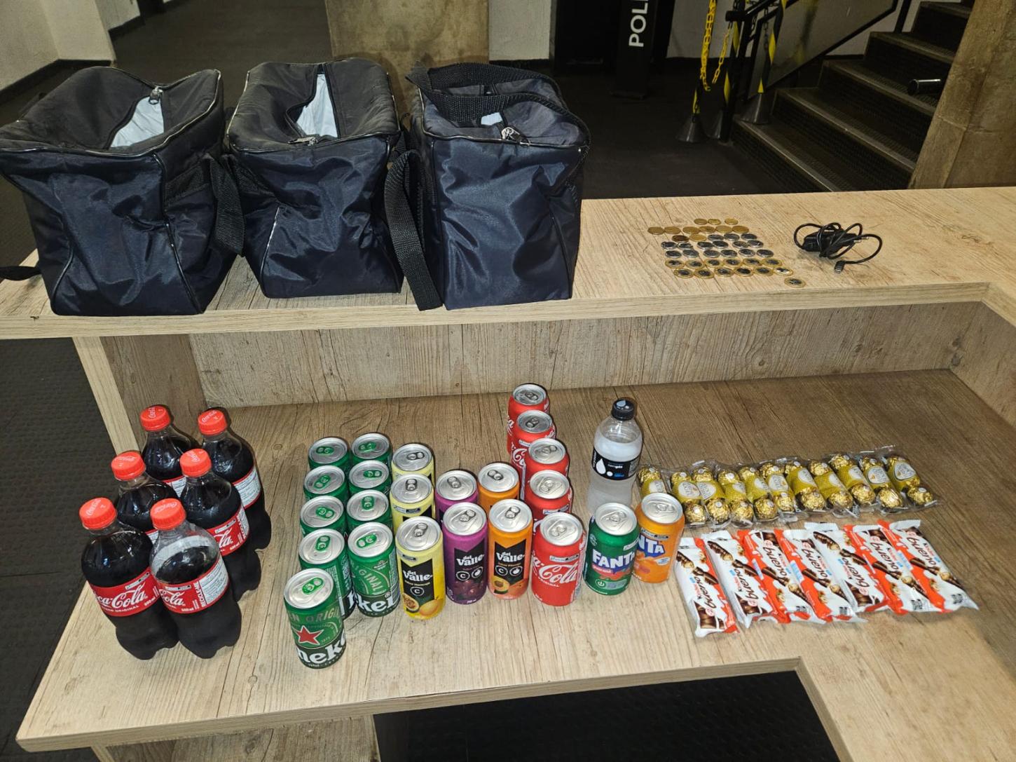 Homem é preso pela PM após furtar restaurante de comida chinesa