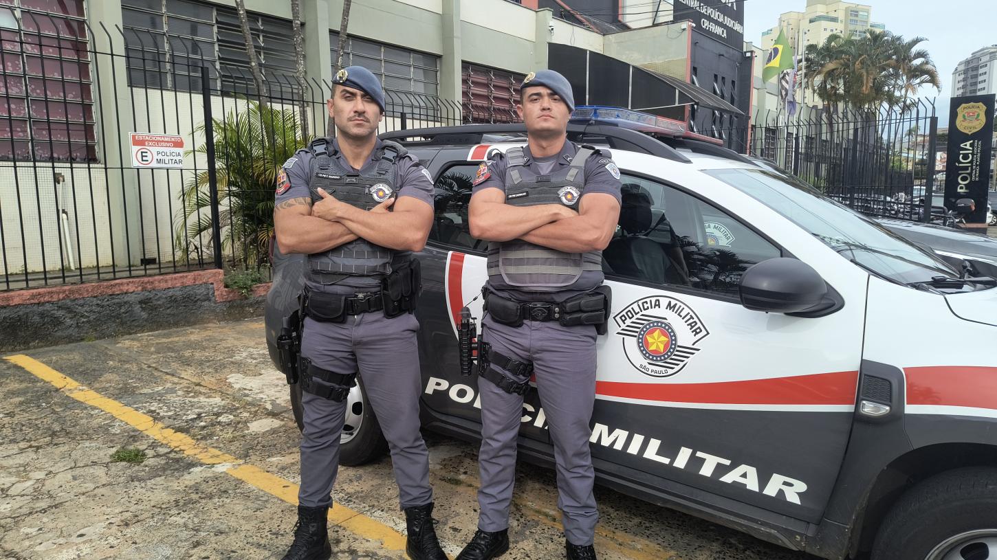 PM prende traficantes que escondiam drogas em caixa de energia elétrica