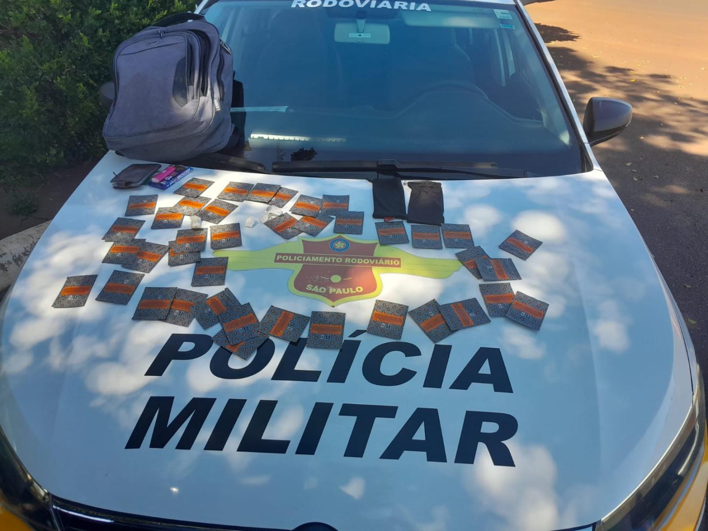 Adolescente de 17 anos é apreendido com drogas na Cândido Portinari