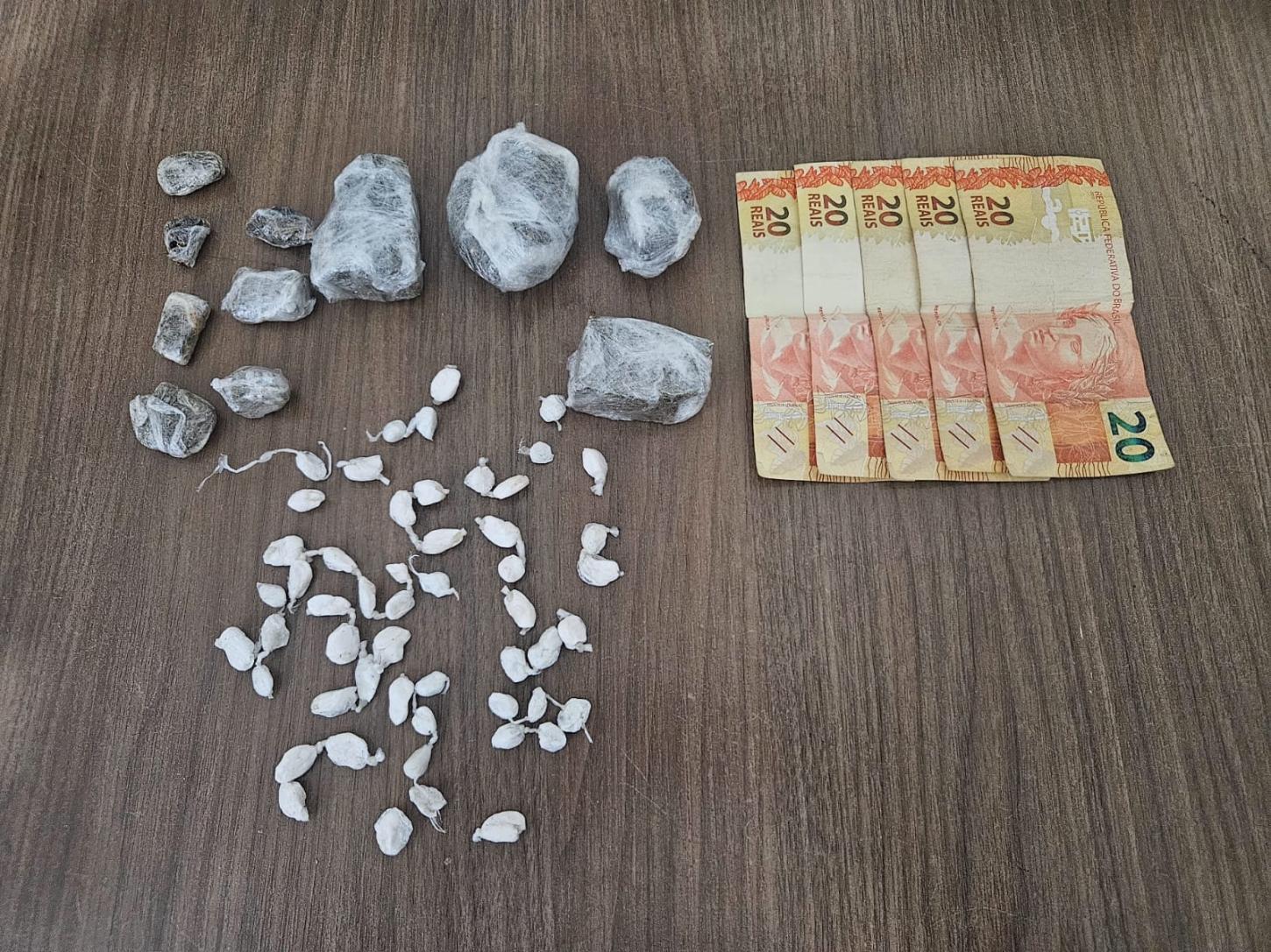 PM apreende adolescentes que vendiam drogas em frente a igreja no Portinari