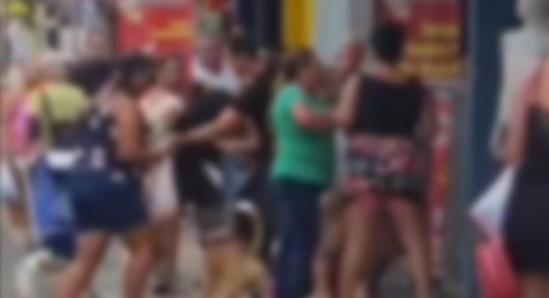 Briga entre mulheres no Centro de Franca viraliza nas redes sociais