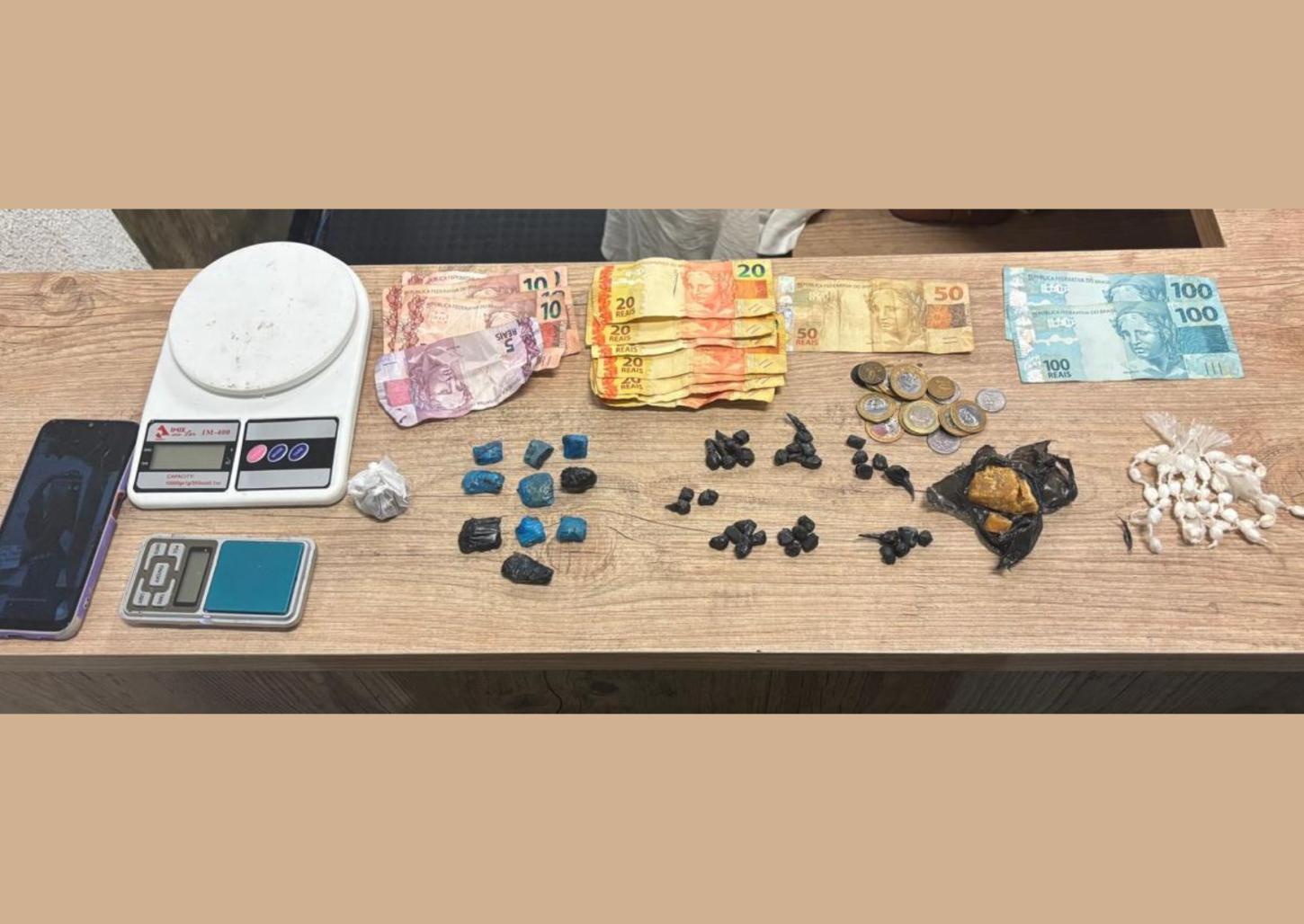 Casal é flagrado pela Polícia Militar com drogas no Jardim Aeroporto III