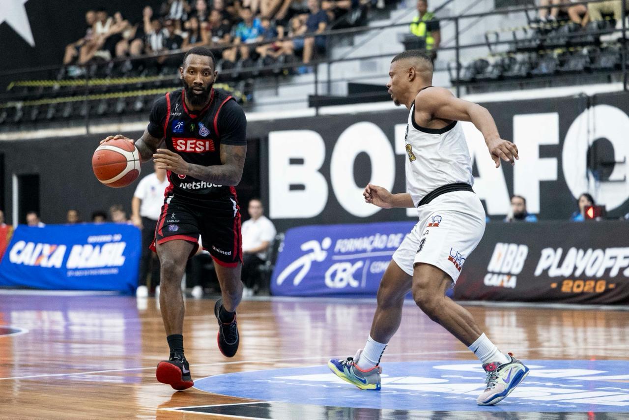 Franca vence Botafogo (RJ) no jogo 2 e fica a uma vitória das quartas do NBB