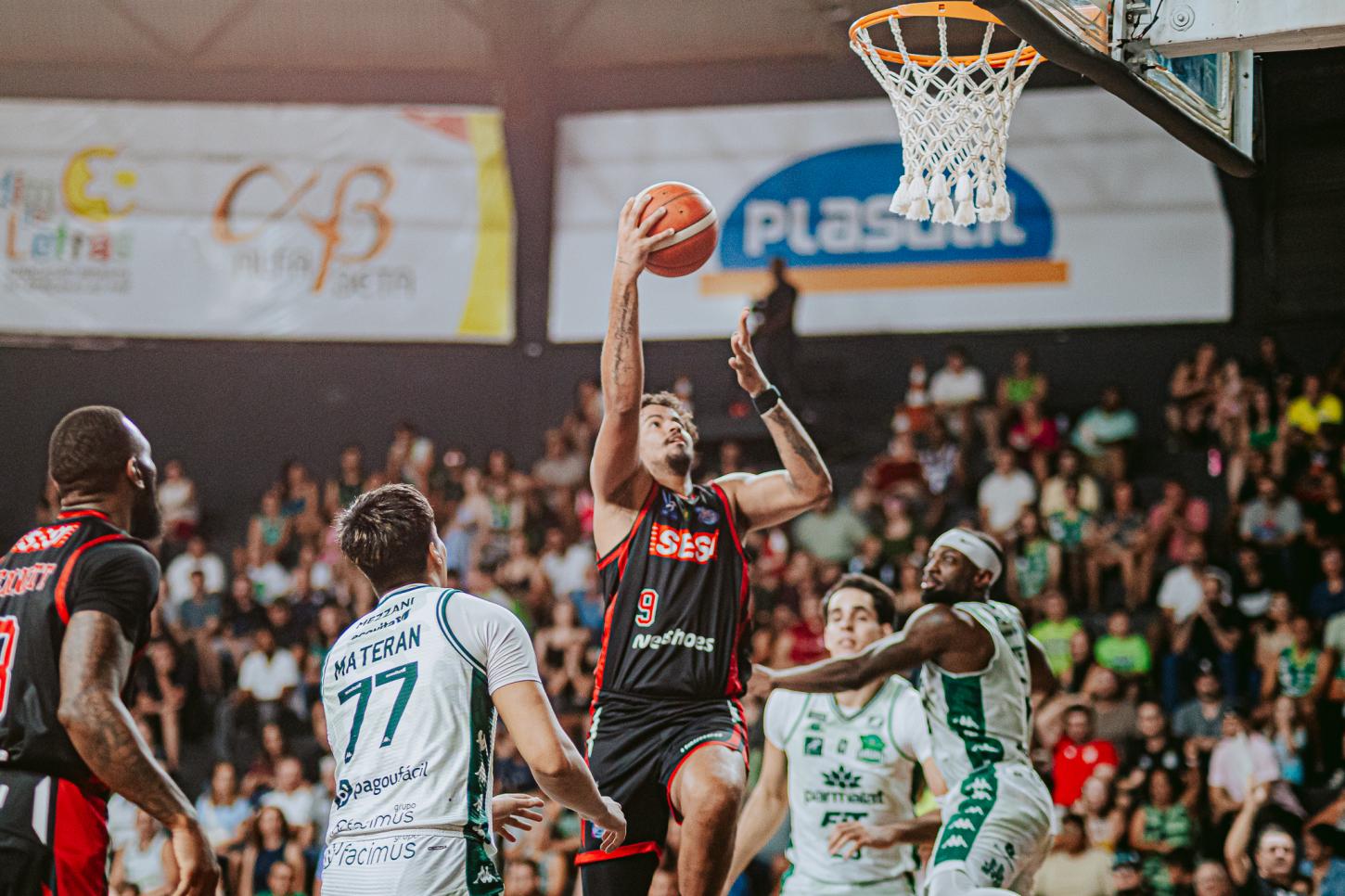 Franca vence Bauru no Panela de Pressão e segue líder do NBB