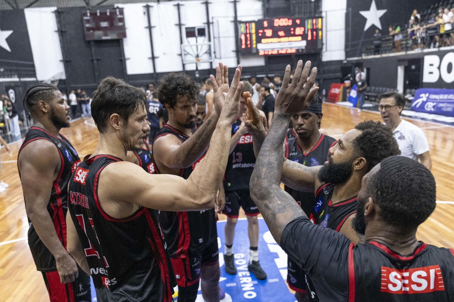 Franca vence o Botafogo, fecha série em 3 a 0 e avança às quartas do NBB