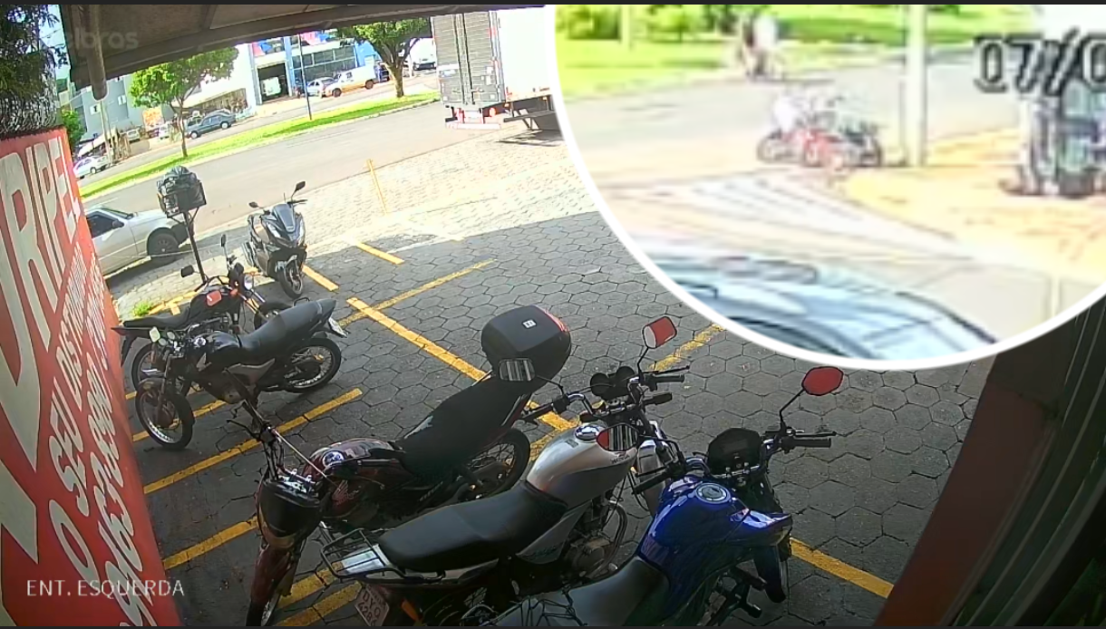 Colisão entre bicicleta e moto deixa uma pessoa ferida na Hélio Palermo