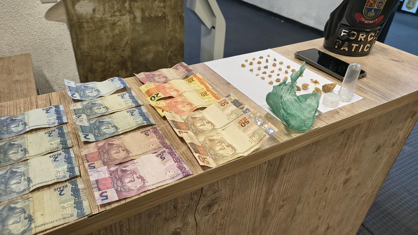 Força Tática prende duas mulheres por tráfico de drogas na Vila Gosuen