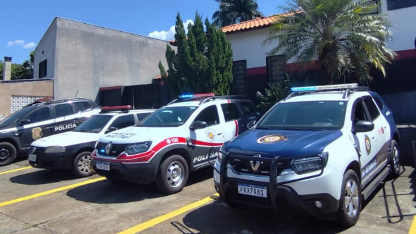 Polícias e GCM prendem homem por tráfico e apreendem simulacro