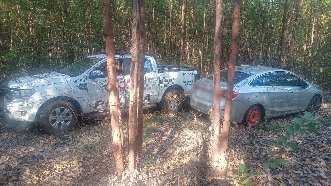  Policiais militares da Patrulha Rural recuperam carro furtado em Franca