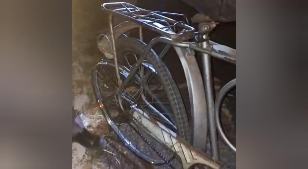 Acidente entre carro e bicicleta deixa idoso ferido na Presidente Vargas