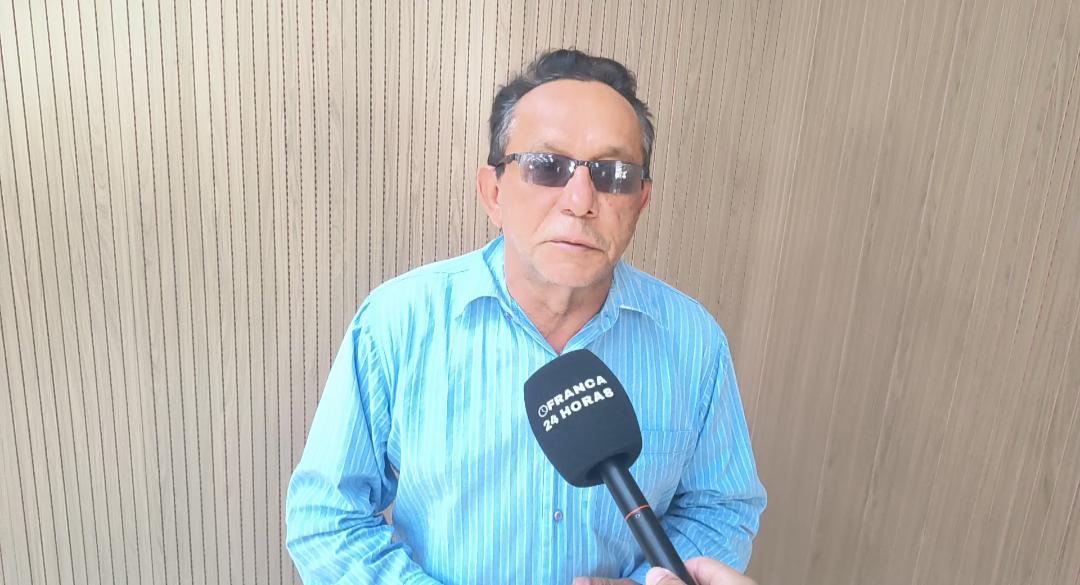 Vereador e moradores do Village do Sol solicitam asfalto no condomínio 